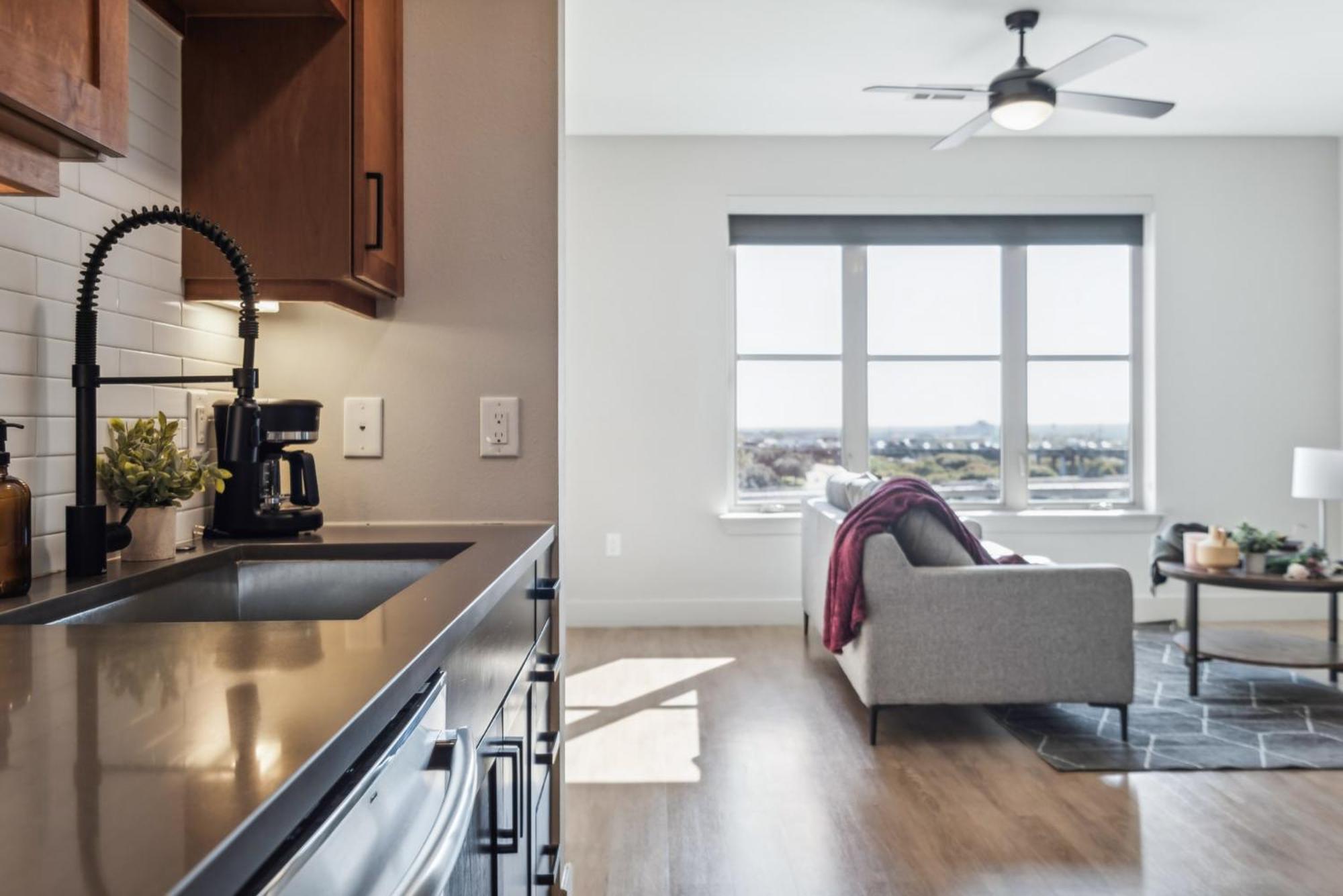 Indie Deep Ellum - Rooftop Vibes & Poolside Bliss In Apartment *