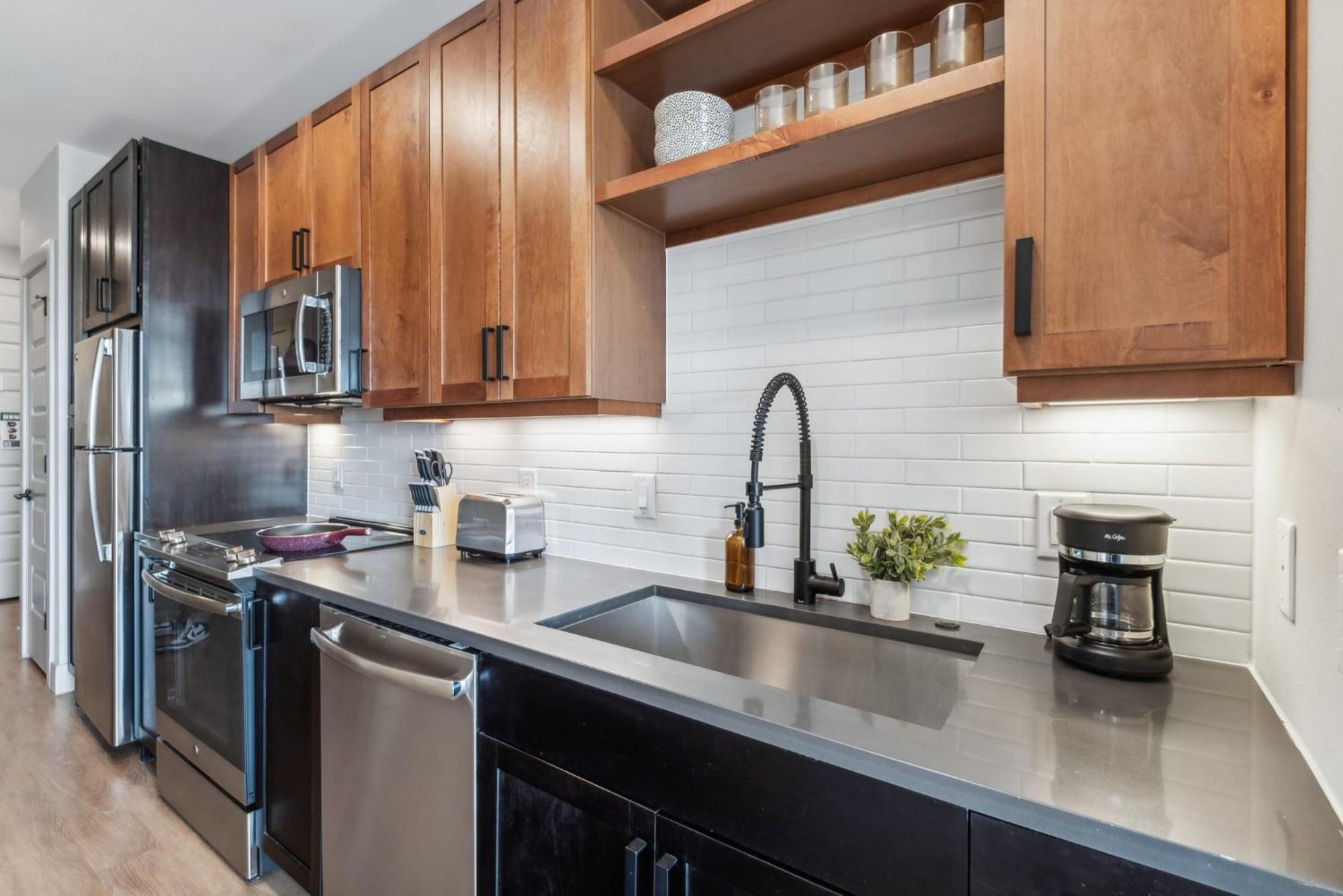 Apartamento Indie Deep Ellum - Rooftop Vibes & Poolside Bliss In *
