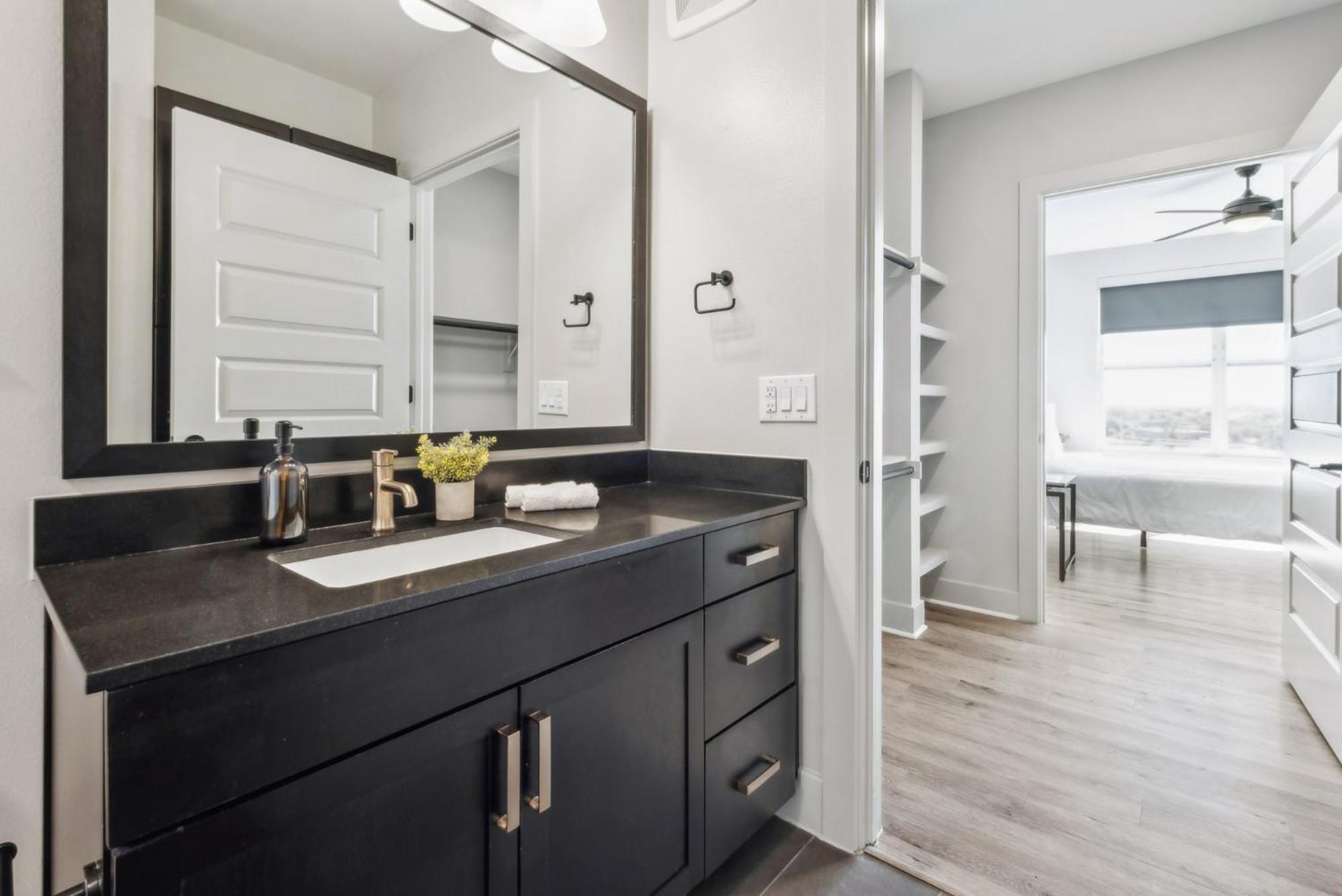 Apartamento Indie Deep Ellum - Rooftop Vibes & Poolside Bliss In