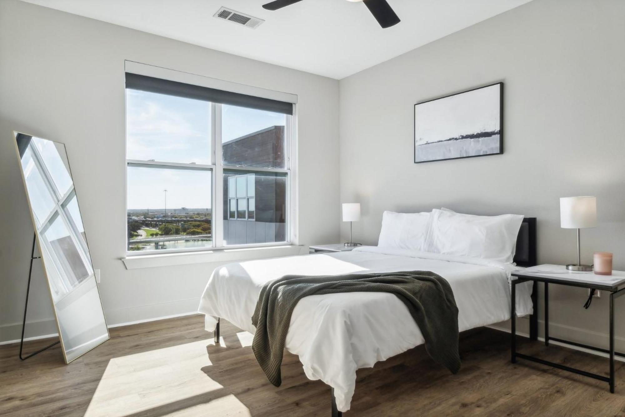 Apartment Indie Deep Ellum - Rooftop Vibes & Poolside Bliss In